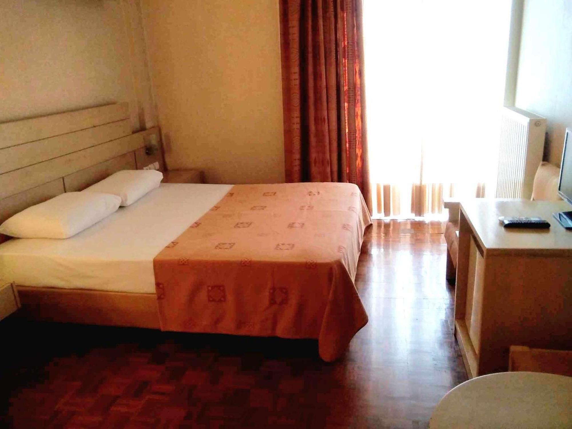 Hotel Kypreos Kamena Vourla Exteriör bild