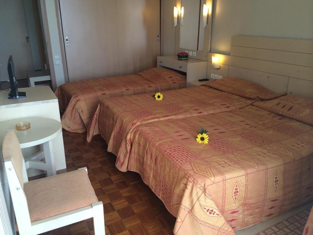 Hotel Kypreos Kamena Vourla Exteriör bild