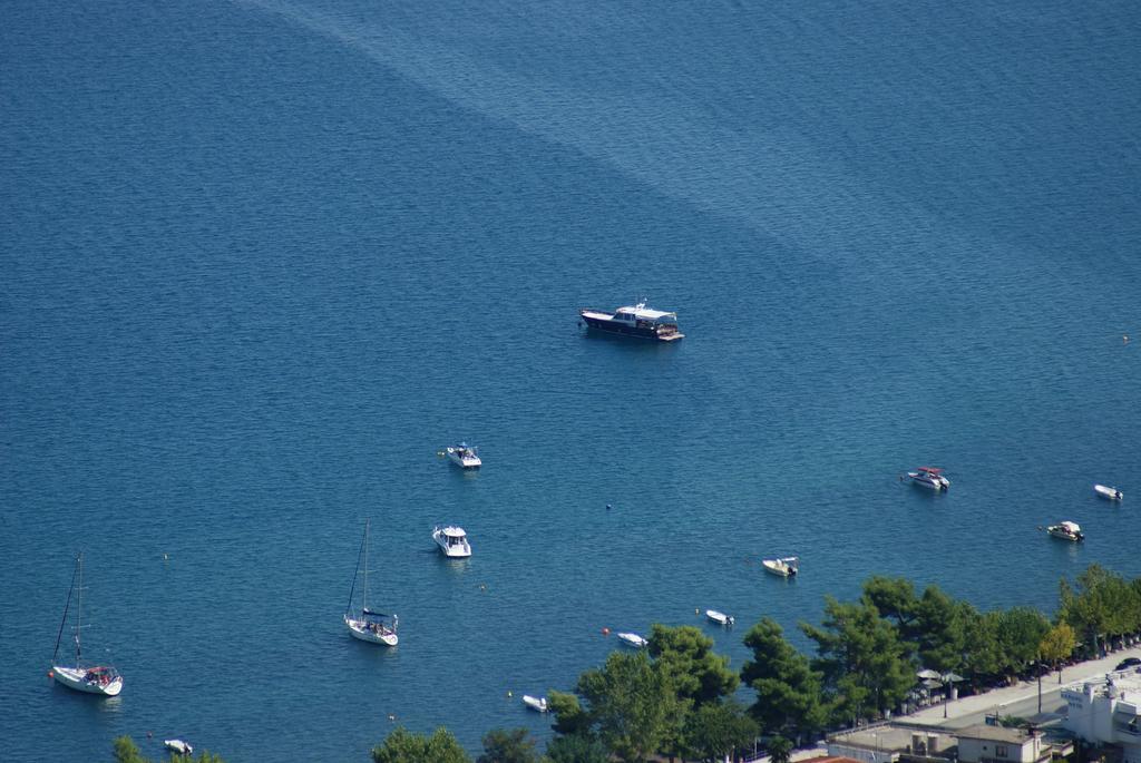 Hotel Kypreos Kamena Vourla Exteriör bild