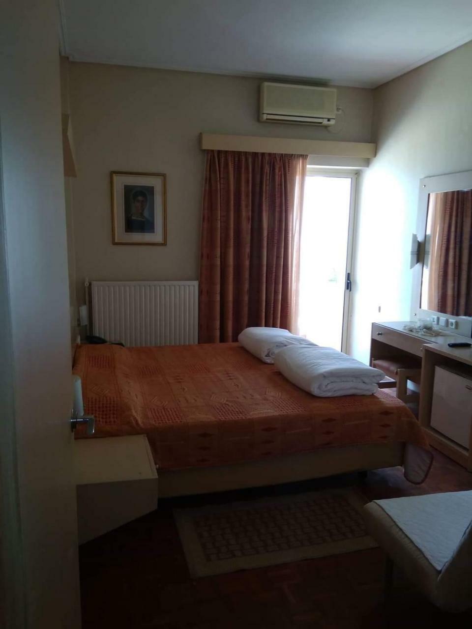 Hotel Kypreos Kamena Vourla Exteriör bild